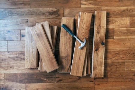 Pose de parquet, quelles techniques choisir pour un résultat durable ?